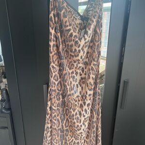 Boohoo Sequin Leopard Print skirt in Black and Brown 43 inch long . Size 12